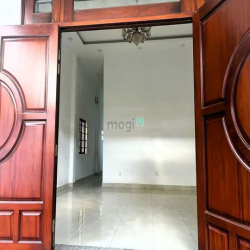 Cho thuê nhà 120m2 2pn hẻm 5m đường 36 Linh Đông