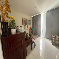 Xe hơi ngủ nhà - 5 Tầng - 66M2 - 4,3M x 15M - Thang máy - Sân bay 3P