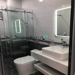 CHỦ PHÁ SẢN BÁN NHÀ Đg Lê Đại Hành P11. Q11 1tỷ088/52m2 LH PHI ĐI XEM.