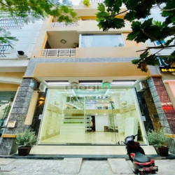 Bán nhà phố 5 lầu có hầm và thang máy khu Hưng Gia, đô thị Phú Mỹ Hưng