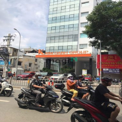 CC Cho thuê mặt bằng - Văn Phòng Toà nhà 7 tầng ngay Hằng Xanh. 7x30m