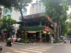 Cho thuê MBKD nhà mặt phố  XUÂN ĐỈNH, 8,7m mặt tiền.