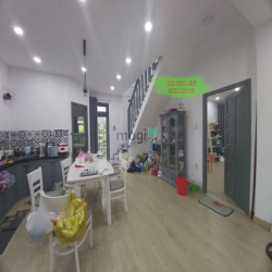 Chỉ 7 tỷ,DT 350m2, Bán Biệt thự 17x22, ngay Bùi Công Trừng Hà Huy Giáp