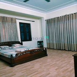 Chính chủ bán Biệt Thự phố Giảng Võ, 3 Mặt thoáng, Ô Tô, giá 20 tỷ