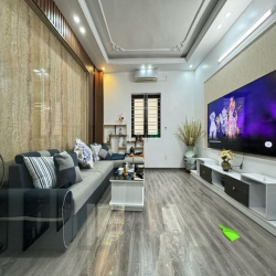 Cho thuê nhà ngõ 193 Văn Cao 4 tầng, 50m2,  Xây 4 phòng ngủ, full nội