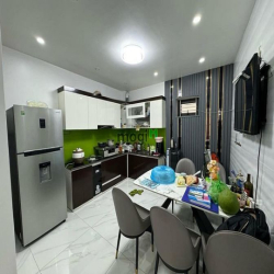 Cho thuê nhà ngõ 193 Văn Cao 4 tầng, 50m2,  Xây 4 phòng ngủ, full nội