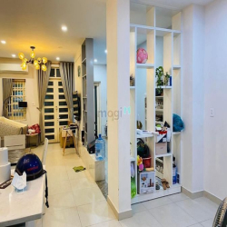 Bán nhà Huỳnh Văn Bánh 5m x 14M, 3 tấm tặng nội thất đẹp chỉ 7.3 tỷ