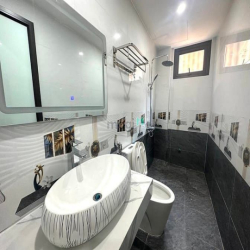 Bán nhà 6T thang máy Đặng Văn Ngữ 50m2 xây mới - căn góc, giá nhỉnh 11
