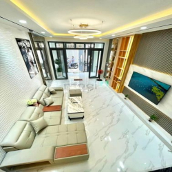 Nhà mới ở ngay, 85.6m2 đường Hoàng Quốc Việt chỉ hơn 7 tỷ