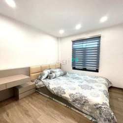 Nhà mới, 3m ra ô tô tránh, mặt tiền rộng _33m, mt 7m, giá 6,45 tỷ