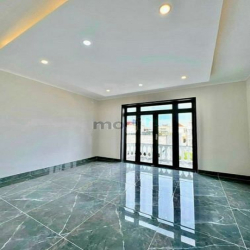 Bán nhà đẹp thiết kế nội thất xịn gần Big C Tân Hiệp