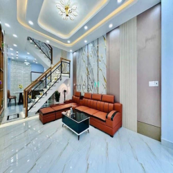 Bán gấp nhà trả nợ ở Đ. Lê Quang Định, Bình Thạnh, 56m2, 2tỷ470tr, SHR