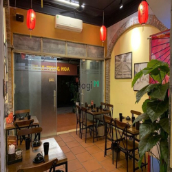 Sang nhượng Nhà hàng phố Nguyễn Phong Sắc, Cầu Giấy, 350m2, hđ 10 năm