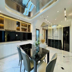 Cô Hạnh bán gấp nhà Lê Văn Sỹ, quận 3, 65m2, giá 3 tỷ 170, sổ hồng sẵn