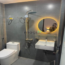 Bán nhà Khâm Thiên ngay Ô chợ Dừa, Đống Đa, dt 42m2, 4t, mt 5.7m.