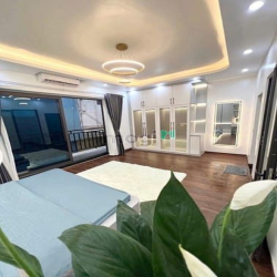 Bán nhà Khâm Thiên ngay Ô chợ Dừa, Đống Đa, dt 42m2, 4t, mt 5.7m.