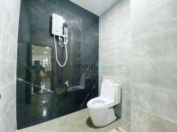 Toà nhà mới xây, Full nội thất mới 100% - Cạnh Khu Công nghệ cao Q9