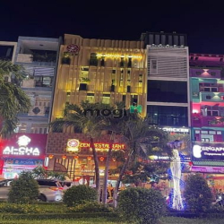Bán tòa nhà MT Phan Xích Long, Phường 7, Quận Phú Nhuận, DT 8 x 16m, H