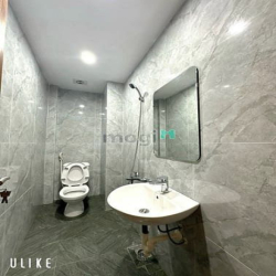 Nhà 49m² Gần Phố, Ô Tô Đỗ Tận Cửa, Vị Trí Đắc Địa, Giá Chỉ 8.9 Tỷ