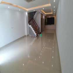 Cho thuê nhà Hàm Nghi, 95mx 5T, 45 triệu/tháng làm văn phòng