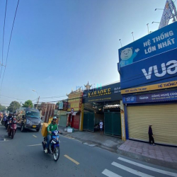 Cho thuê nhà 491 Nguyễn Thị Định, Quận 2. DT: 12x33m, trệt suốt.