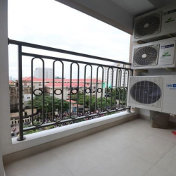 Cần cho thuê Officetel Saigon Royal Quận 4, giá 20 triệu/tháng, 68m2