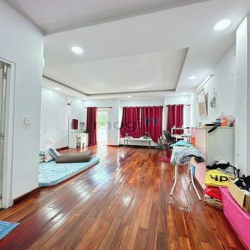TÂN PHÚ: SÁT CHỢ TÂN HƯƠNG- 100m2 (5 X 20m) 3 tầng đẹp - Hẻm XH tránh