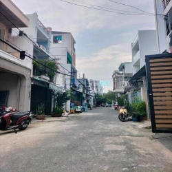 TÂN PHÚ: SÁT CHỢ TÂN HƯƠNG- 100m2 (5 X 20m) 3 tầng đẹp - Hẻm XH tránh