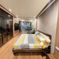 CC Sông Hồng ParkView 180m 4PN 3 ban công, lô góc cực đẹp