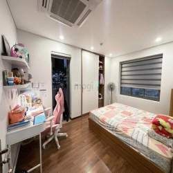 CC Sông Hồng ParkView 180m 4PN 3 ban công, lô góc cực đẹp
