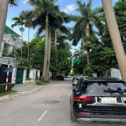 Bán GẤP Biệt Thự  CIPUTRA, 130M2, 3 T, MT 6M, 36 TỶ