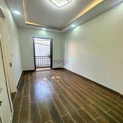 1/ Lê Thị Bạch Cát, Q11 , 2 Tầng , 21m2, 5.3×4m, Chỉ 3.x Tỷ
