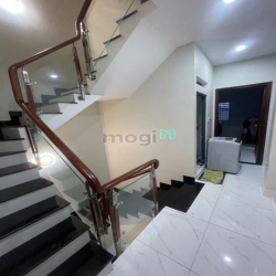 Bán nhà mới 5 tầng hẻm ô tô trung tâm Q7 cách Q1 chỉ 5 phút duy chuyển