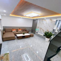 Bán gấp nhà đẹp siêu rẻ, 493 CMT8, Quận 10, 57m2, 2 tỷ 190tr, sổ sẵn.