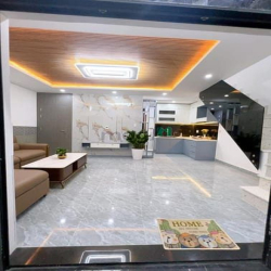 Bán gấp nhà đẹp siêu rẻ, 493 CMT8, Quận 10, 57m2, 2 tỷ 190tr, sổ sẵn.
