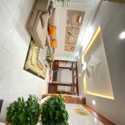 Bán nhà xây đẹp tại Miêu Nha, 40m2x4 tầng, bãi xe oto cách nhà 15m, 3.