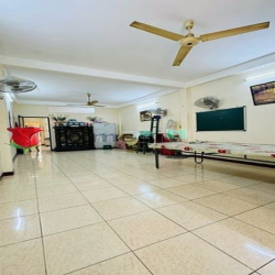 Gấp, gấp bán nhà mặt phố đường ngô quyền, Quận 5, 85m2, giá 27,5 tỷ tl