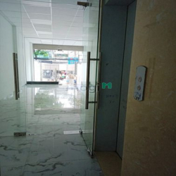 Cho thuê tòa nhà mới xây có thang máy đường Âu Cơ Q11