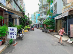 Cho thuê nhà ngay chợ. Kinh doanh buôn bán. Giá chỉ 12 triệu.