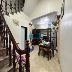 Bán Nhà Kim Giang DT 42m2 **5Tầng-Nhà Đẹp-Lô Góc 3 Thoáng Ở Ngay