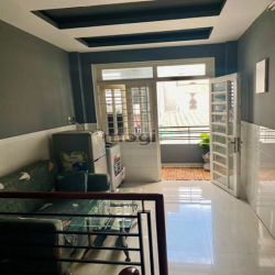 Cho nữ thuê nguyên tầng đầy đủ tiện nghi ngay trung tâm TP