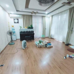 Tòa CH 7 tầng sẵn dòng tiền Cầu Giấy 157m MT 10m giá 25,9 tỷ.