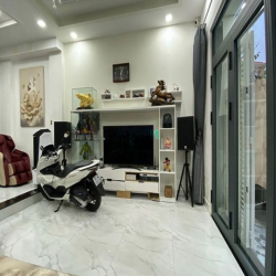 Cho thuê nhà hẻm Mã Lò: 5mx10m 3.5 lầu, 4PN 5WC_ Giá: 12 triệu/ tháng