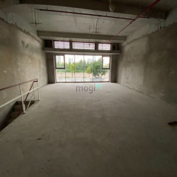 Cho thuê shophouse Sarina thô , vị trí đẹp, giá thuê 75 triệu.