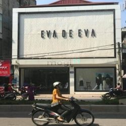 Cho thuê nhà SIÊU ĐẸP MP Cầu Giấy - Diện tích: 106m2 - Mặt tiền: 6.3m