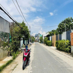 Bán Nhà DT: 340m2, MT đường nhựa. Tân Thông Hội. Giá 6,7 tỷ