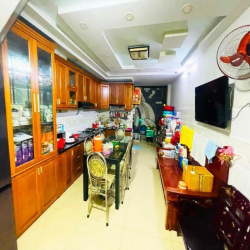 BÁN NHÀ MẶT TIỀN Khu TÂY THẠNH, 5 Tầng BTCT DT 74M2 Ngang 4 Chỉ 10 Tỷ