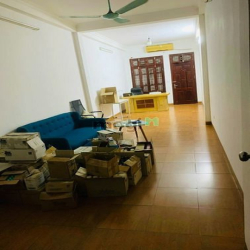 Cho thuê nhà mặt phố Trần Quang Diệu, Đống Đa ,Hà Nội