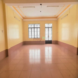 Chủ giảm giá sâu còn 25tr/tháng nhà 1 trệt 3 lầu đường Đồng Khởi