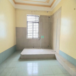 Chủ giảm giá sâu còn 25tr/tháng nhà 1 trệt 3 lầu đường Đồng Khởi